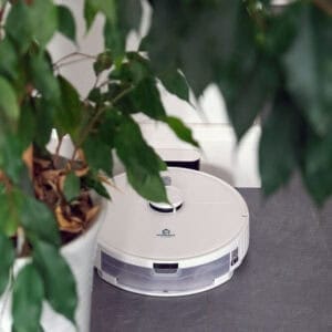 HomeBot-Spritz-Robot-Vacuum-Room HomeBot-Spritz-Robot-Vacuum-Room