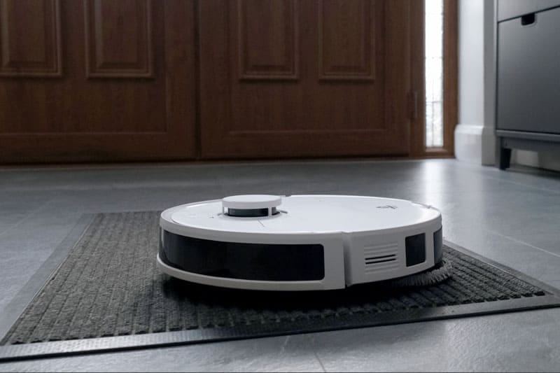 Robot Vacuum on uneven surface